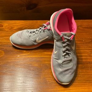 Nike training in season 5 sneakers